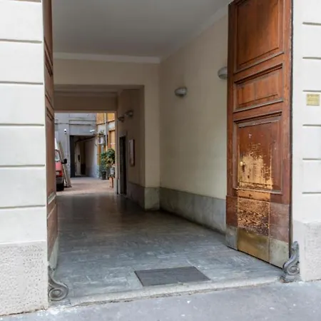 La Casa Di Cristina Isabella - * Milán